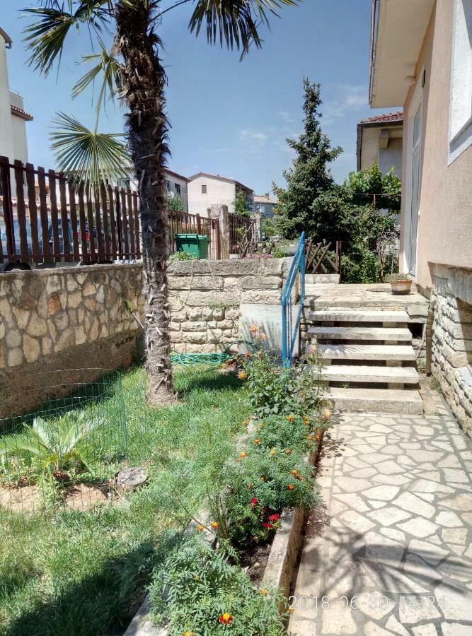 Apartman Vivian Pula Exterior foto